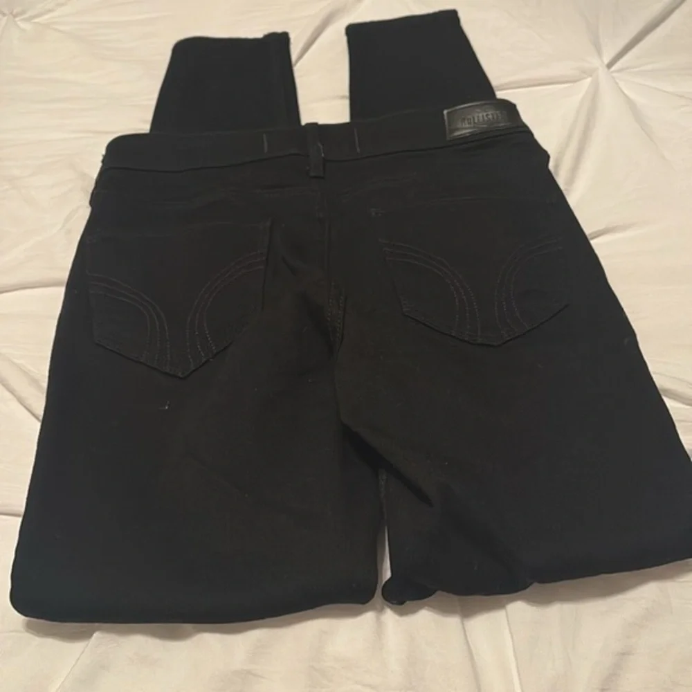 NWOT Hollister high-rise skinny jeans, black size‎ 1 regular W 25 “length 28”